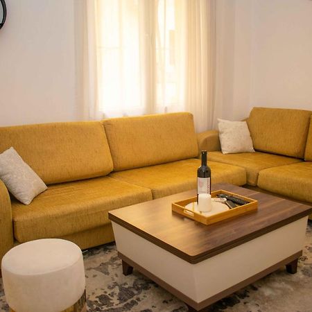 City Center/Navarinou Classical Style Apt-King Bed سالونيك المظهر الخارجي الصورة