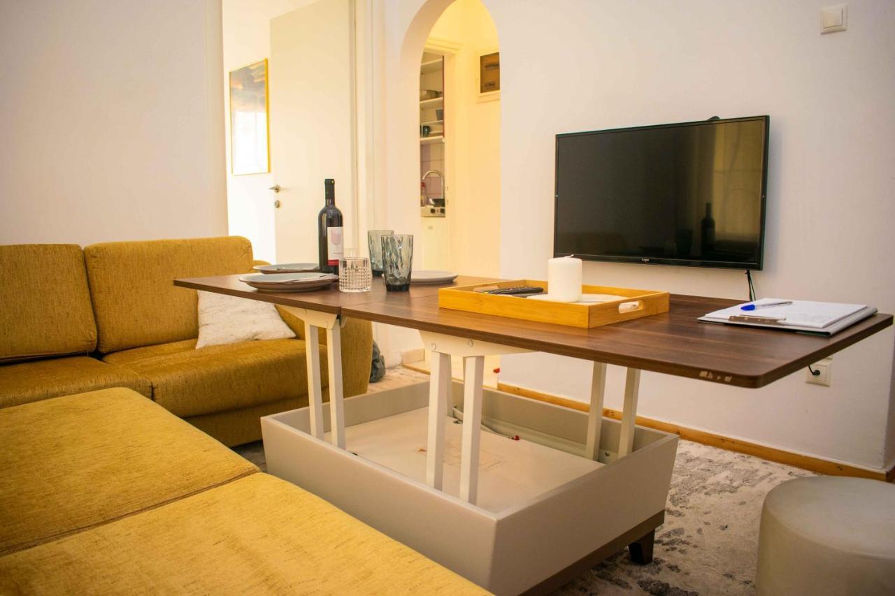 City Center/Navarinou Classical Style Apt-King Bed سالونيك المظهر الخارجي الصورة